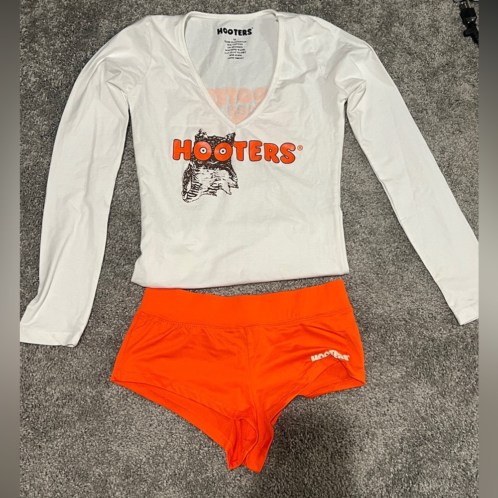 REAL HOOTERS UNIFORM- long sleeve